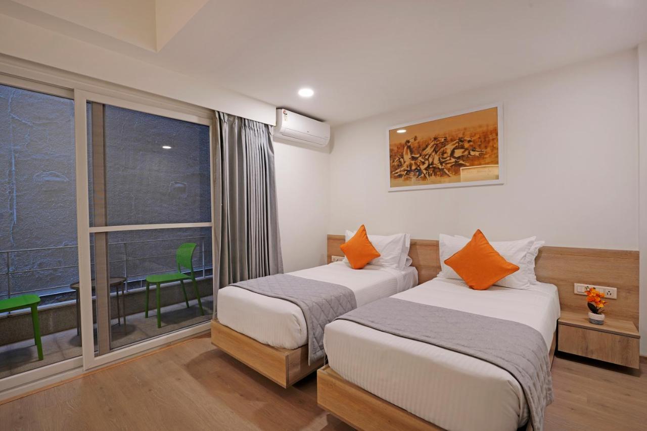 Nest By Rivido Apart Hotel, Bannerghatta Road Bangalore Exteriör bild